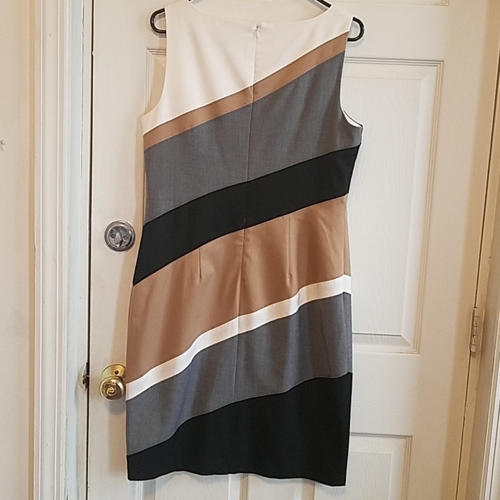 Dress - Picture 3 of 5